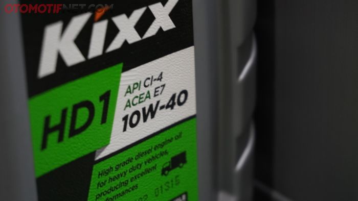 Oli mesin diesel Kixx HD1 dengan viskositas 10W-40 berbasis synthetic