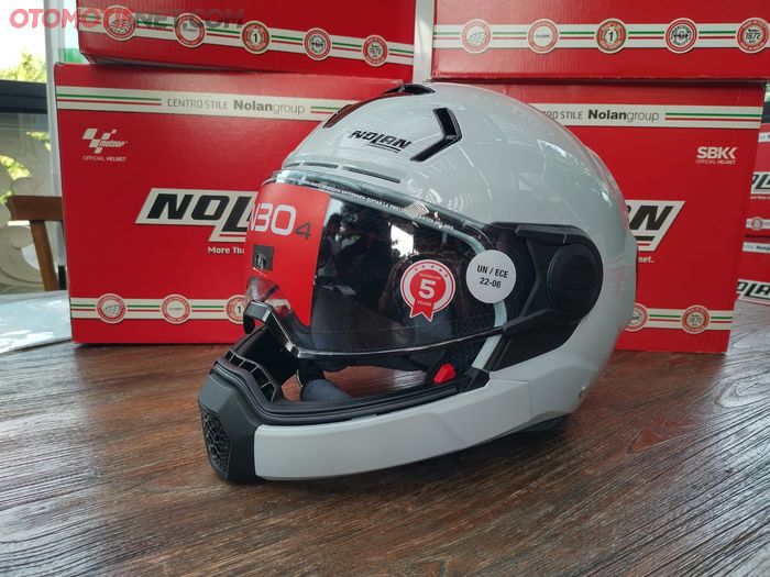 Nolan N30-4 TP dengan chin guard dan small visor