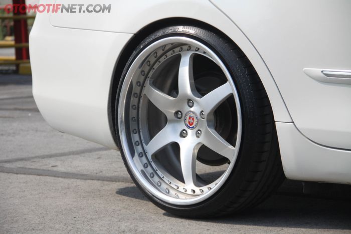 Bonny pilih HRE 546 20 inci, mewah ya!