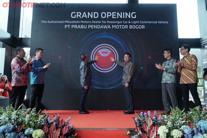 Seremoni pembukaan dealer Mitsubishi Prabu Pendawa Motor di Bogor