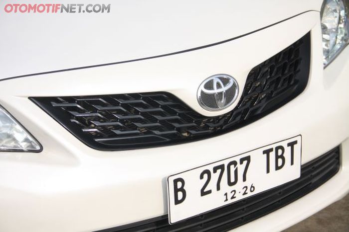 Grill depan Corolla Altis Erick diganti pakai punya Corolla XRS