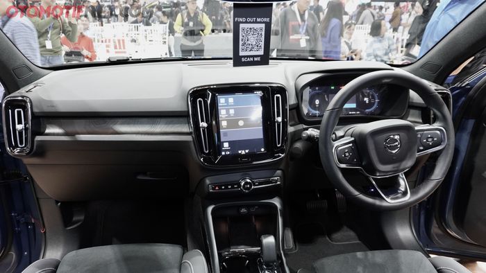 Interior mobil listrik Volvo C40 Pure Electric di GIIAS 2023