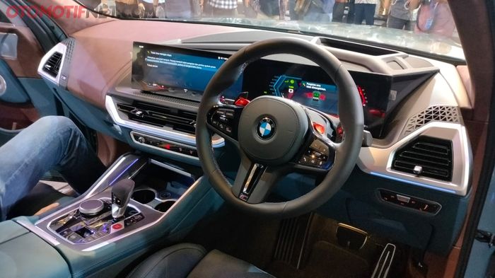 Interior BMW XM, terlihat mewah dan berkelas