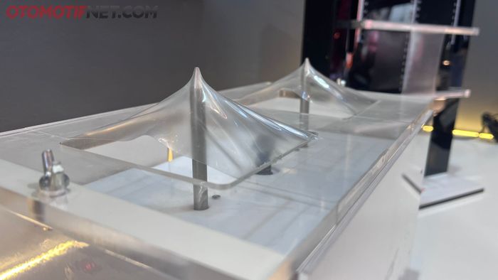 Lapisan film pelindung bodi mobil punya fitur self healing, dipajang di GIIAS 2023