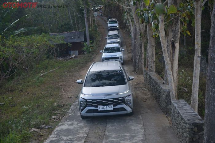 Hyundai Stargazer X diajak main ke pegunungan Menoreh, Magelang