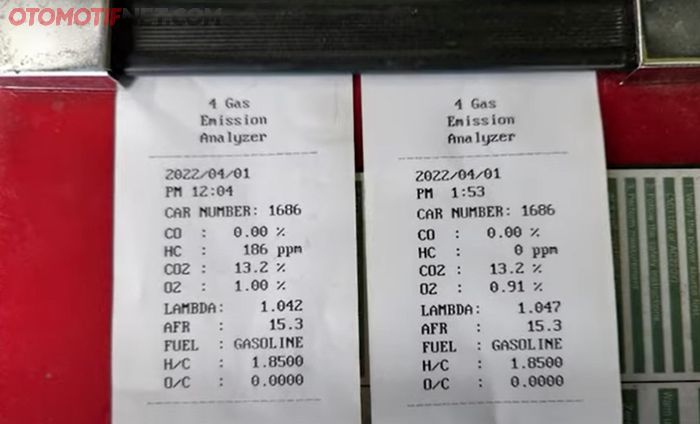 Hasil pengukuran kadar CO dan HC Nissan Livina X-gear 2013, sebelum (kiri) dan sesudah catalytic converternya dibersihkan