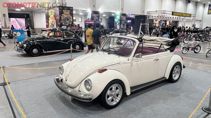 VW kodok cabriolet dipajang di Kustomfest 2023 Jogja