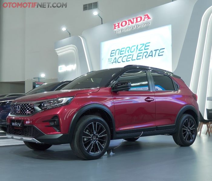 Selain CR-V hybrid, Honda juga memajang HR-V dan WR-V di GIIAS Semarang 2023
