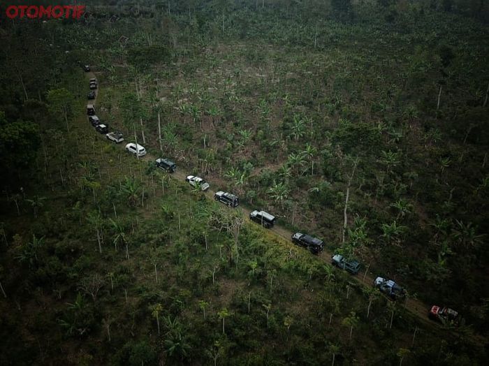 Salah satu rute light offroad Indonesia 4x4 Overland menuju destinasi-destinasi yang masih tersembunyi
