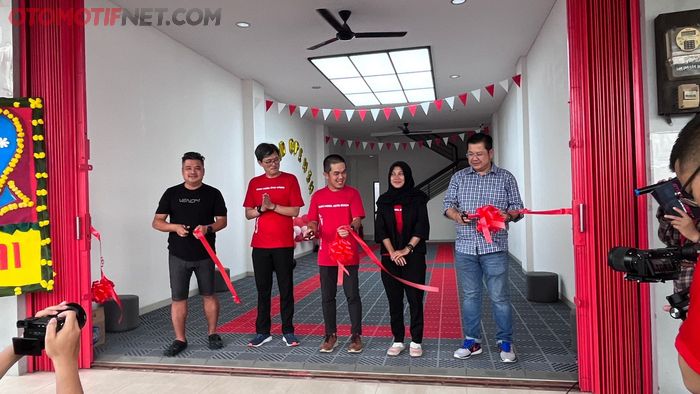 Otoproject Garage Kalimalang Bekasi resmi dibuka