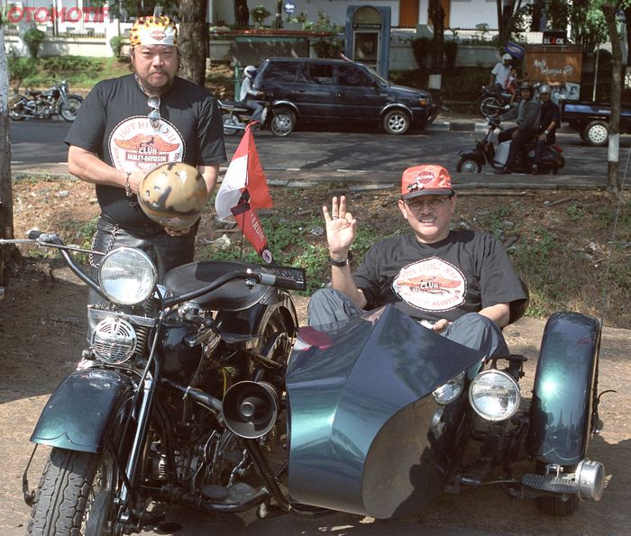 Letjend (Purn)R. Soeyono Soetikno (kanan) kerap riding bareng komunitas HDCI
