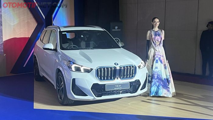 BMW iX1 resmi dijual di Indonesia