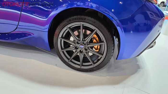 Sistem pengereman BRZ 2024 sudah pakai Brembo 4 piston dengan rotor 326 mm di depan dan 2 piston dengan rotor 316 mm di belakang