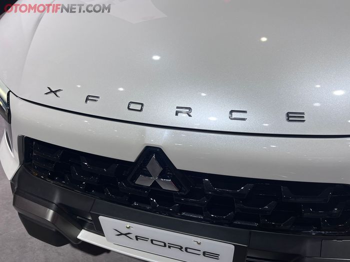 Aksesori engine hood emblem Mitsubishi XForce