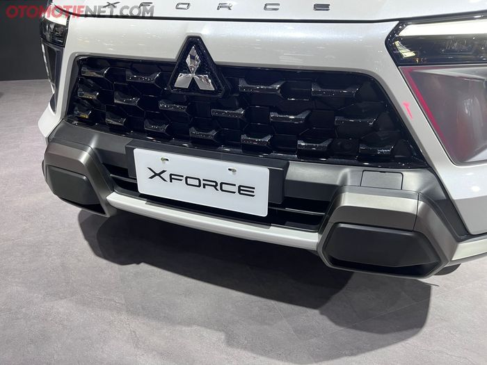 Front under garnish Mitsubishi XForce