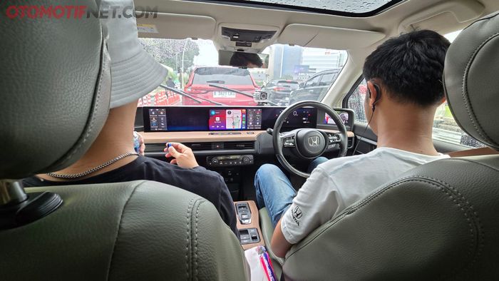 Mengunjungi beberapa objek bersejarah di Jakarta naik mobil elektrifikasi Honda, menyenangkan dan ramah lingkungan 