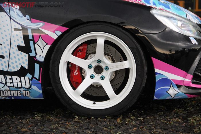 Pelek Advan GT 18 inci menegaskan inj mobil JDM