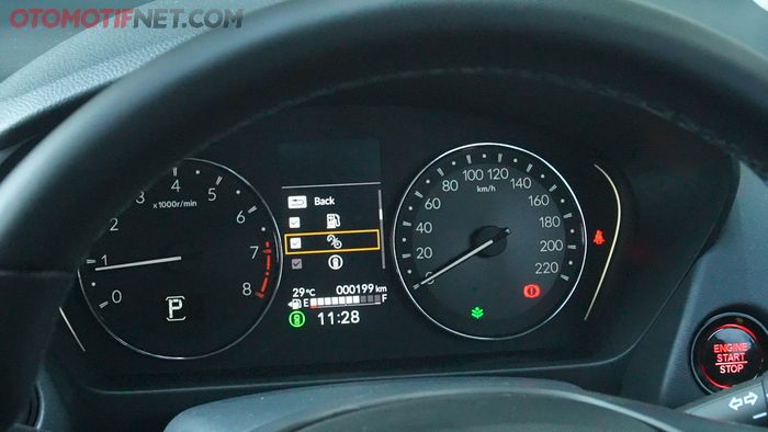 Panel kluster Honda City sedan dengan fitur Honda Sensing