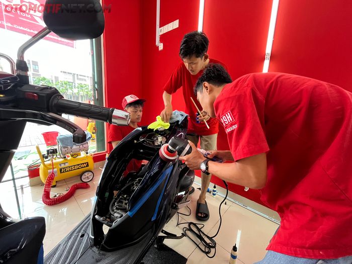 Ilustrasi salon motor di SCT Motodetailing Allogio - Gading Serpong