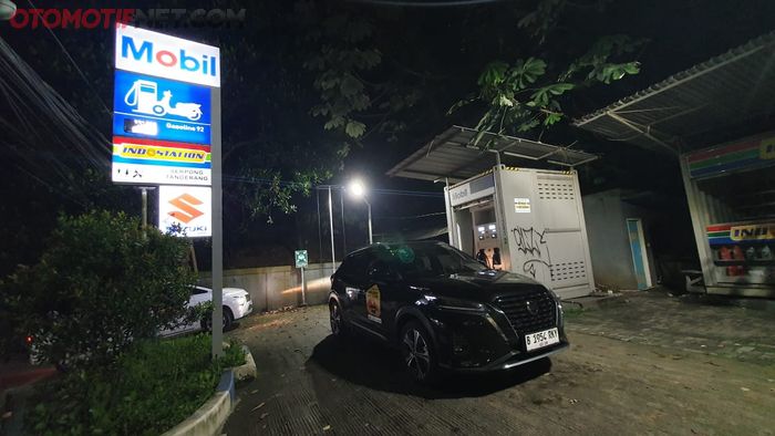 Sebelum memulai perjalanan Holiday Fun Drive 2024, isi bensin dulu pakai ExxonMobil di Indostation
