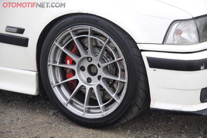 Pelek 18 inci dan ceper jadi pembeda