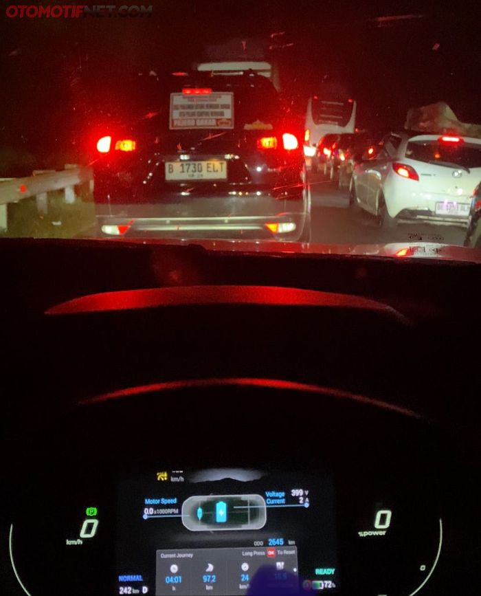 Kemacetan parah di Km 91 sebelum Gerbang Tol (GT)Cilegon Barat