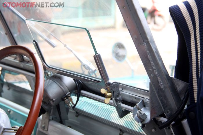 Aeroscreen Windshield, aman saat topless dan kaca depan diturunkan
