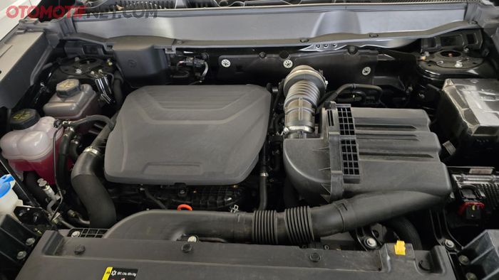 GWM Haval H6 HEV dipersenjatai mesin bensin 4 silinder 1.5 liter  turbo dipadu motor listrik dengan daya total 234 PS dan torsi 530 Nm