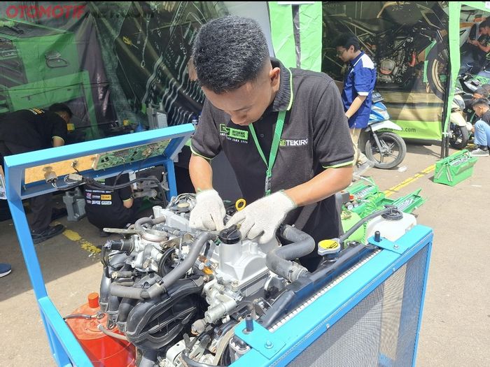 Peserta Tekiro Mechanic Competition (TMC) 2024 akan diuji kecepatan, ketepatan dan keterampilannya dalam menyelesaikan tantangan-tantangan dalam waktu yang ditentukan