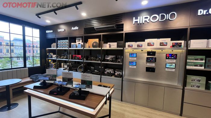 Hirooto resmi membuka toko aksesori dan audio mobil di kawasan PIK 2