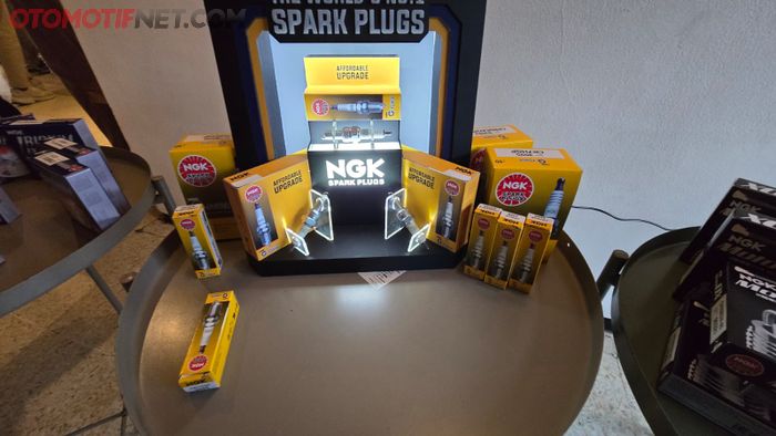 Ilustrasi busi NGK asli