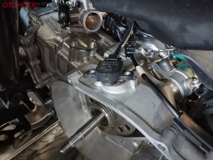 Sensor Motor Position berlokasi di depan berguna membaca pergerakan puli depan NMAX Turbo