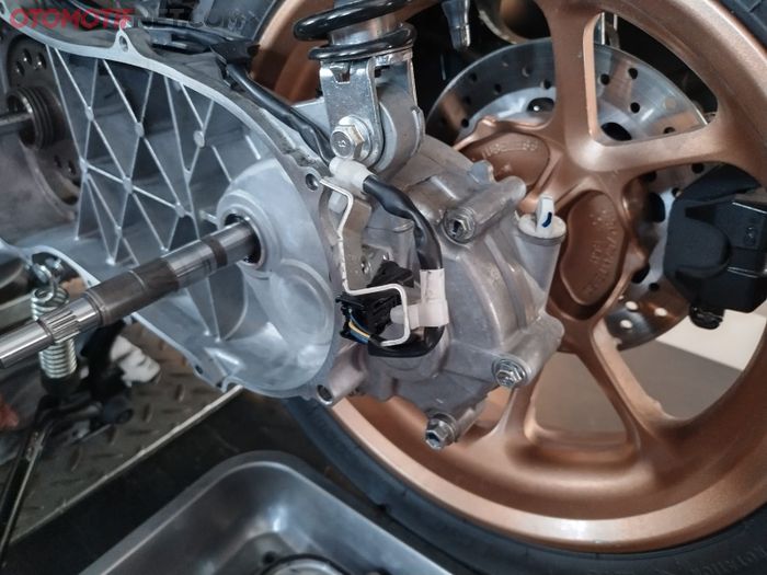 Speed Sensor pada YECVT ada di ujung belakang case CVT NMAX Turbo