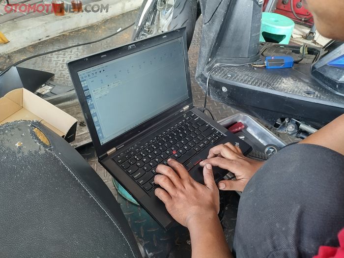 ECU bawaan Honda Stylo 160 diremap, dibuat lebih basah dan timing dinaikkan