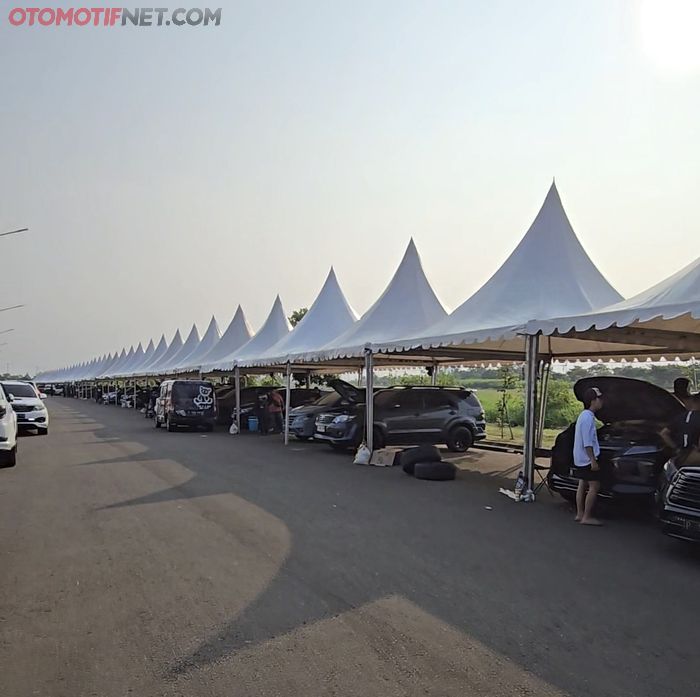 Suasana paddock di acara Diesel Attack