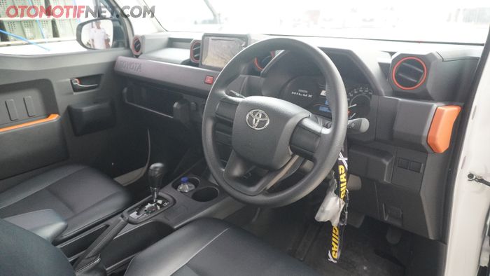 Interior Toyota Hilux Rangga transmisi A/T