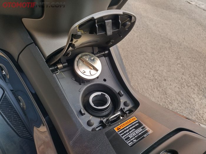 Tangki bensin Yamaha NMAX Neo memiliki kapasitas 7,1 liter