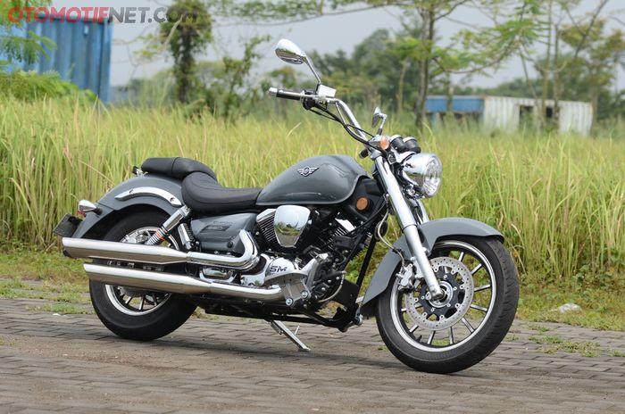 SM Sport V16 Plus, mesinnya 250 cc v-twin