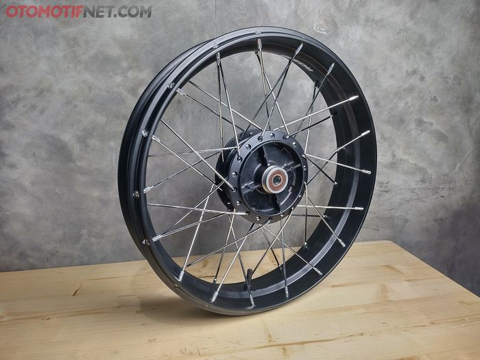 Penampakan pelek V Rossi XR kalau sudah dipasang jari-jari dan tromol W175