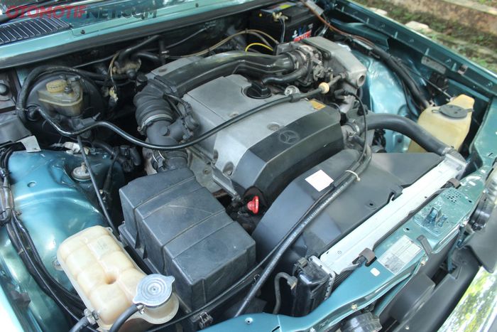 Engine swap ke mesin Mercy E220 W124 berikut matiknya