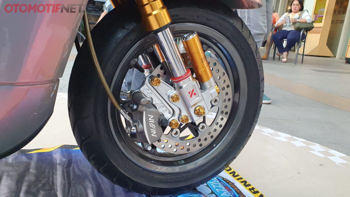 Fazzio ini pakai suspensi depan upside down dan cakram lebar, serasi!