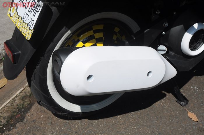 Silencer knalpot Yamaha Fazzio dibobok dan cover dicat putih