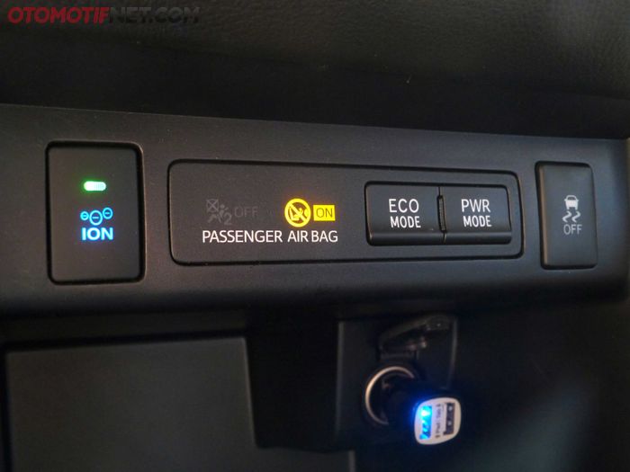 Fitur eco mode dan power mode New Toyota Innova Venturer A/T