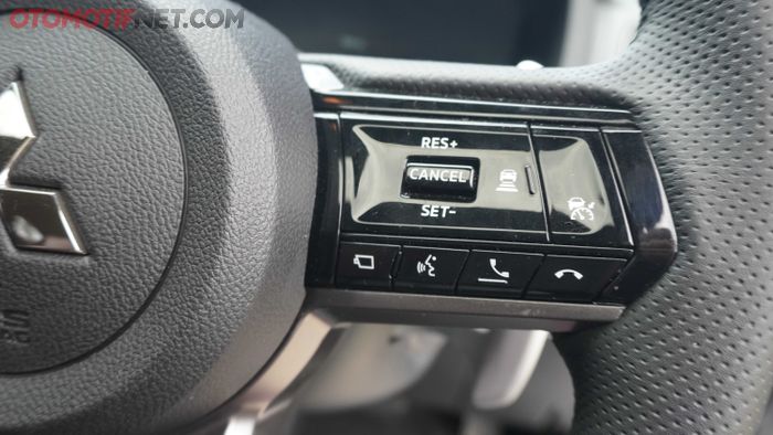 Tombol fitur Adaptive Cruise Control (ACC)