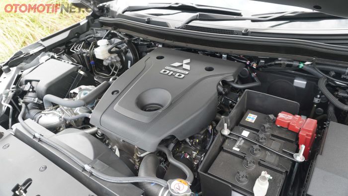 Mesin diesel 4N15 berkapasitas silinder 2.400 cc turbo