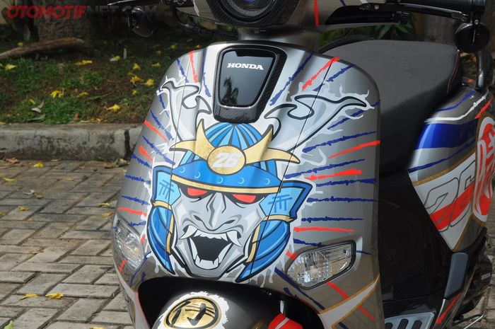 Muka Samurai gahar mengisi bodi depan Honda Giorno+