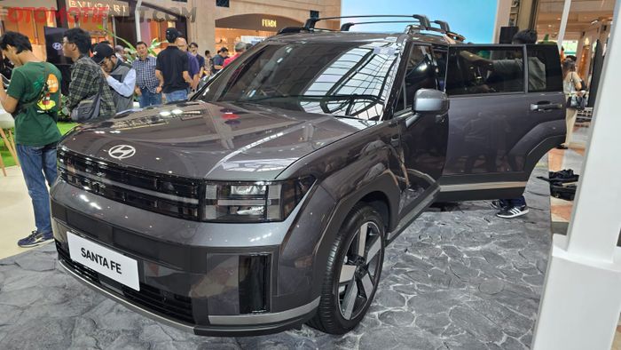 Hyundai All New Santa Fe bermesin bensin 2.500 cc GDI