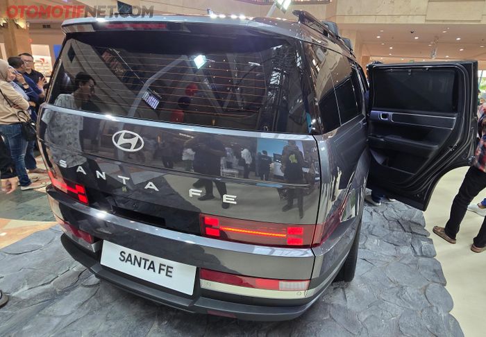 Bagian belakang All New Santa Fe Prime