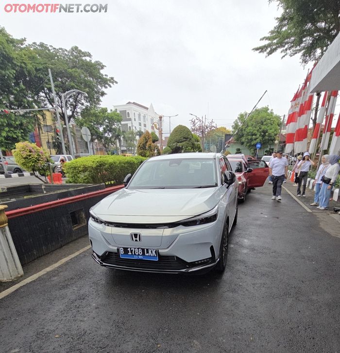 Honda e:N1, salah satu line-up mobil elektrifikasi Honda yang turut dijajal oleh peserta selama acara Honda e:Technology City Tour di Kota Palembang