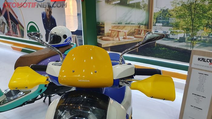 Visor custom dan hand guard melengkapi cover setang baru New Honda Scoopy